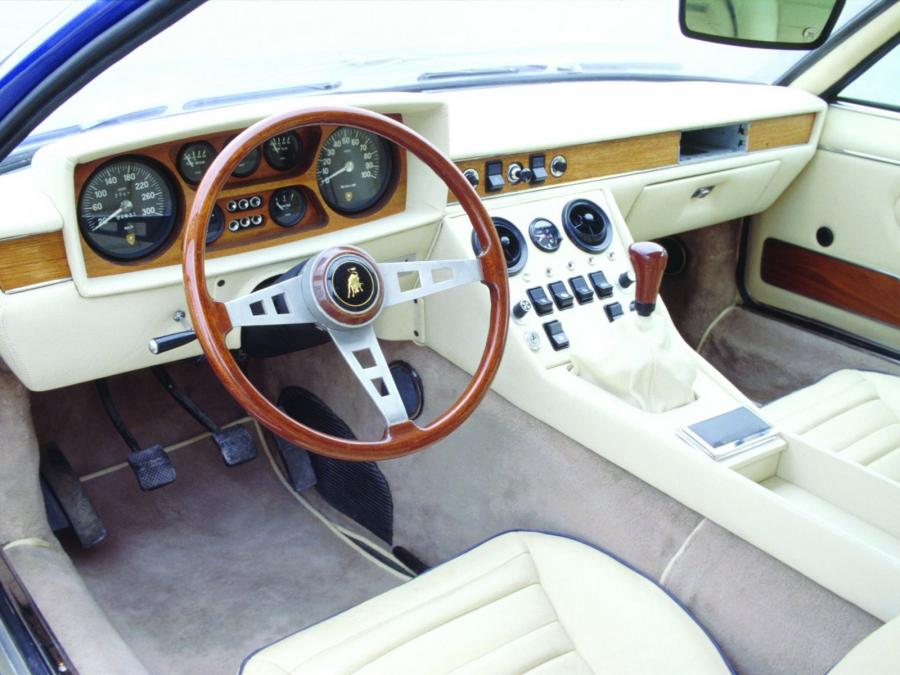  Lamborghini Espada 400 GTE Series II 1969 года  (фото 3 из 27)